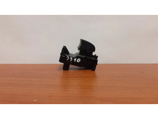 Кнопка крюка в багажнике