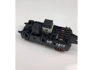 Блок предохранителей MB953355 Mitsubishi Carisma