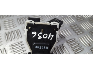 Ручка стеклоочистителей 9825SD Nissan Qashqai