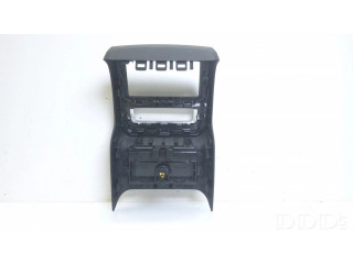 Другая центральная деталь консоли (туннеля)