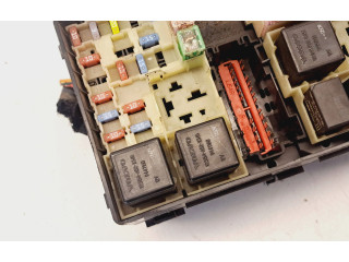 Блок предохранителей 8688040, 00679813 Volvo V70