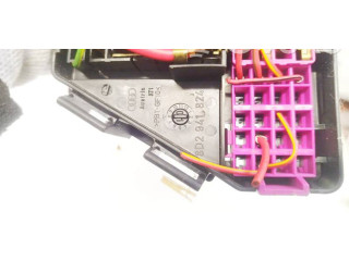 Блок предохранителей     Audi A4 S4 B5 8D    