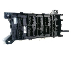 Блок предохранителей 911613E011   KIA Sorento    