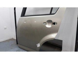 Задняя дверь