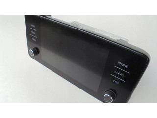 Радио/ проигрыватель CD/DVD / навигация