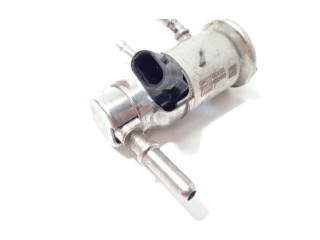 Vstřikovač A0004904100 Mercedes-Benz GLC X253 C253 654920