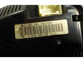 Přístrojová deska  Mercedes-Benz CLK A209 C209 2003 A2095404211  