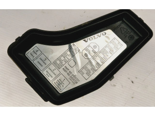 Блок предохранителей  9162084, 9128576   Volvo S70  V70  V70 XC    