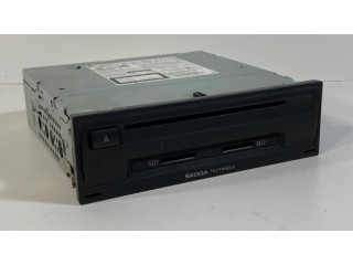 Радио/ проигрыватель CD/DVD / навигация