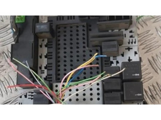 Блок предохранителей 30679527   Volvo XC90    