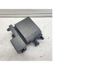 Блок предохранителей MR587816 Mitsubishi Grandis