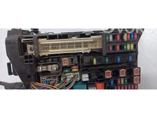 Pojistková skříňka 7379R0A2 Toyota Avensis T270 2012