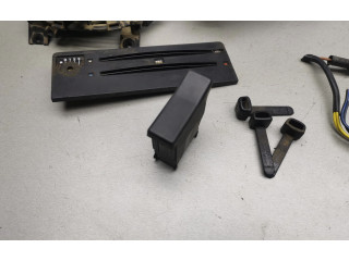 Блок управления климат-контролем 811819045A, 811819075F   Audi 80 90 B2