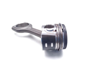 Поршень с шатуном Y6 Y6 Mazda 3 II