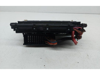 Блок предохранителей 8364542 BMW X3 E83