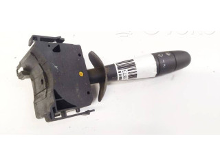 Ручка стеклоочистителей 8200070265, 91167047D   Renault Trafic II (X83)