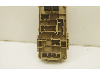 Блок предохранителей    Subaru Forester SF    