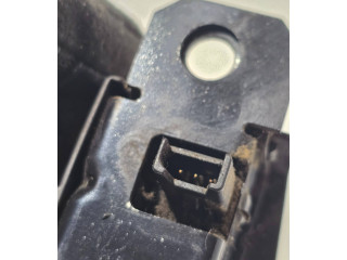 Zámek zadních dveří 2K0827506A Volkswagen Caddy 2006