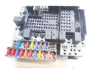 Блок предохранителей  08696098, 08679899   Volvo XC90    