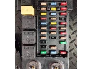 Блок предохранителей  1L1T-14A067-AB, 003068230   Ford F150    