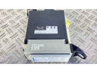 Блок предохранителей 8922124080, 2380005451 Lexus RC