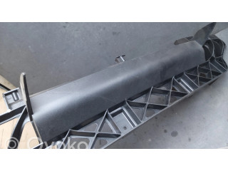 Задний держатель бампера