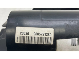 Другая деталь отсека двигателя