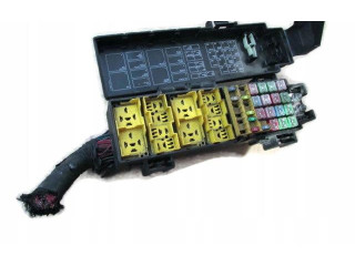 Блок предохранителей Jeep Cherokee III KJ