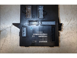 Блок предохранителей 284B04064R Dacia Sandero III