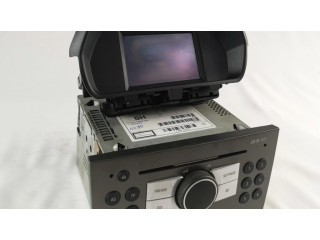 Радио/ проигрыватель CD/DVD / навигация