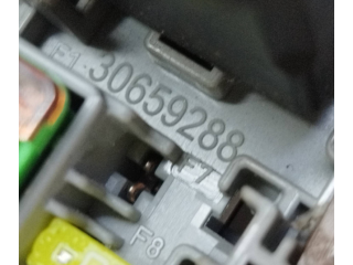 Блок предохранителей 30659288 Volvo S60