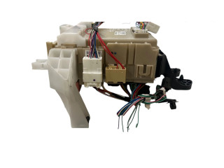 Pojistková skříňka 8273005720, 308512H14 Toyota Avensis T270 2012