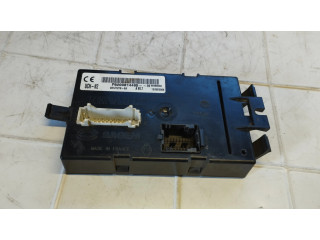 Блок комфорта P8200814465   Opel Vivaro   