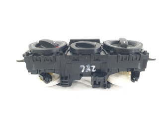 Блок управления климат-контролем 69747020   Volkswagen Transporter  Caravelle T5