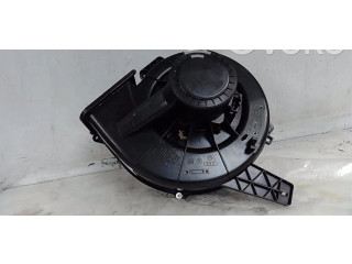 Вентилятор печки 6R1819015A Skoda Roomster (5J) 2006 - 2015 года