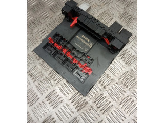 Блок предохранителей  1K0937049M   Volkswagen Touran I    