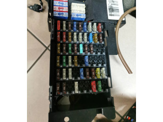 Pojistková skříňka 40004339857 Mercedes-Benz B W245 2007