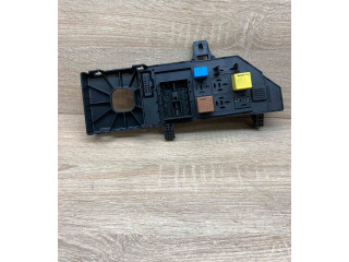 Pojistková skříňka 13223678, 518897004 Opel Vectra C 2002