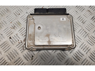 Блок управления двигателя 8U0907115J Audi Q3 8U