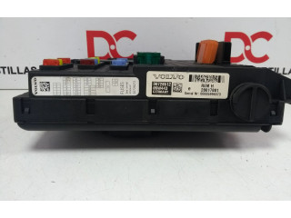 Блок предохранителей 30728512, 30728273   Volvo XC90    