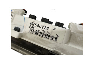 Přístrojová deska Mitsubishi Pajero 2005 MR550226, 2573209221
