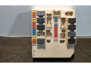 Блок предохранителей  6105, 233293D   Renault Clio III    
