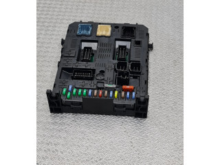 Pojistková skříňka 281164872 Peugeot 5008 2012