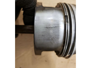 Поршень с шатуном 022198401, 021107081A Volkswagen Golf III