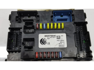 Блок предохранителей 520780640, 52078064   Jeep Renegade    