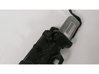 Притягиватель задней крышки