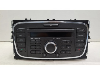 Радио/ проигрыватель CD/DVD / навигация