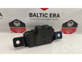 Замок багажника 7248075    BMW 3 F30 F35 F31 2012-2018 года