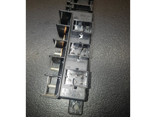 Pojistková skříňka 8D1941824 Audi A6 S6 C5 4B 2003