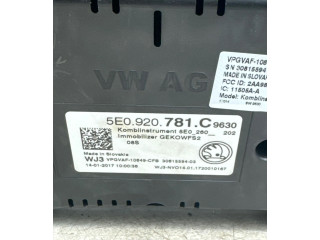 Панель приборов 5E0920781C, 30615594   Skoda Octavia Mk3 (5E)       